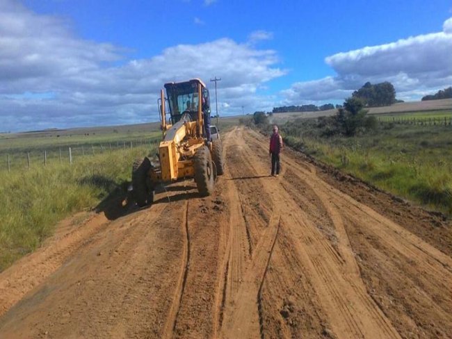 Estradas rurais de Bagé recebem manutenção 