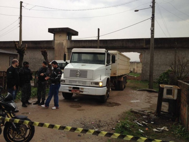 Polcia busca detentos que fugiram do presdio de Pelotas