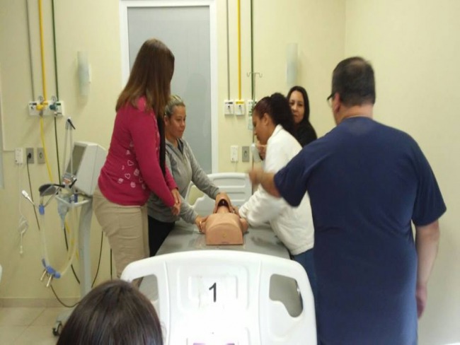 Enfermeiros da UPA recebem capacitação em Bagé