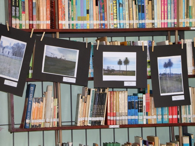 Alunos da Biblioteca Infantil de Bag inauguram galeria de fotos