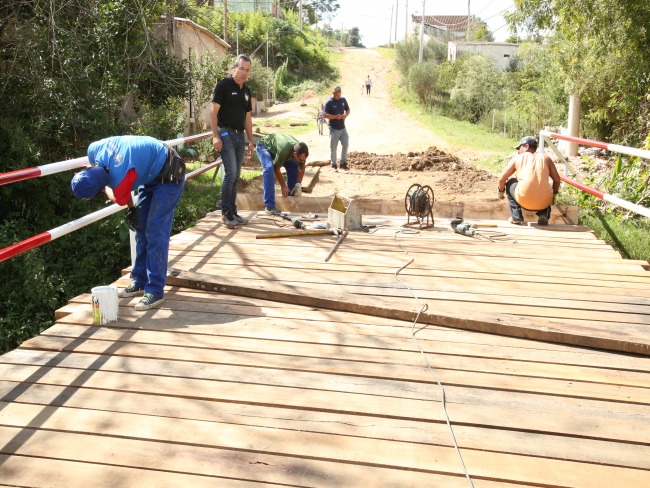 Recuperação de ponte na rua Carlos Mangabeira em Bagé 