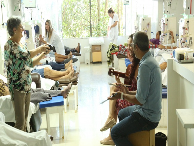Imba Itinerante visita pacientes no Hospital Universitrio
