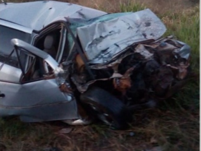 DEODÁPOLIS: Acidente fatal na MS-276 entre um carro e um caminhão deixa um homem morto