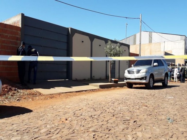 Ex-policial  executado a tiros na porta de casa por pistoleiros na fronteira