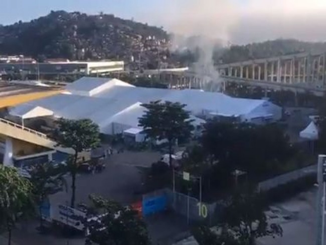 Curto-circuito causa princpio de incndio em hospital de campanha no Maracan