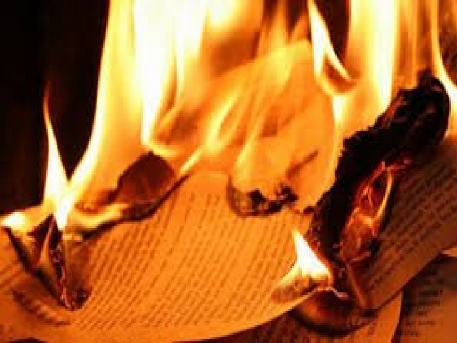 CAMPO GRANDE: Mulher ateia fogo em documentos de marido que chegou mais tarde em casa