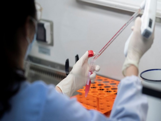 Exames de 16 funcionários de frigorifico dão positivos para coronavírus em MS