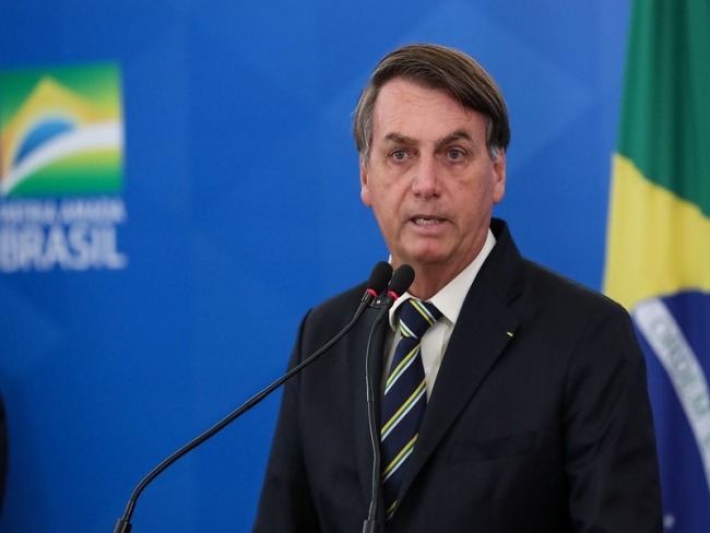 Grupo divulga dados sigilosos de Bolsonaro, dos filhos e de ministros