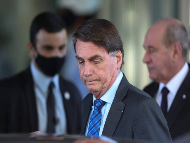 Bolsonaro: No temos informaes de que algum tenha falecido por falta de UTI