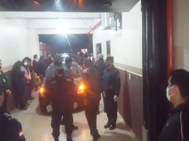 Juza  assassinada em local de trabalho no Paraguai e guarda  suspeito
