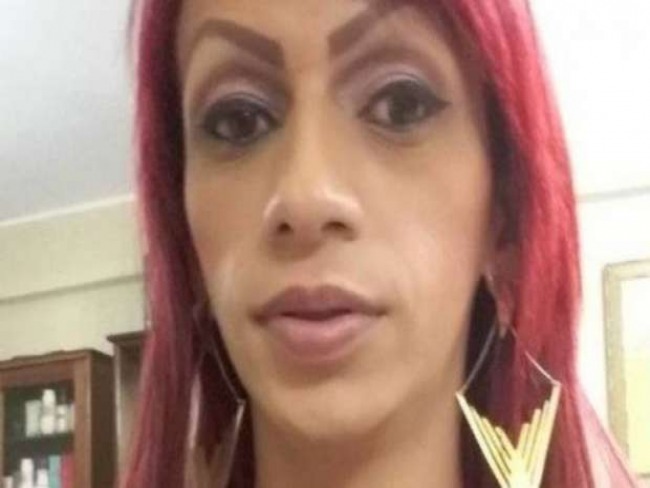 Transexual brasileira é morta com 50 facadas em apartamento em Milão