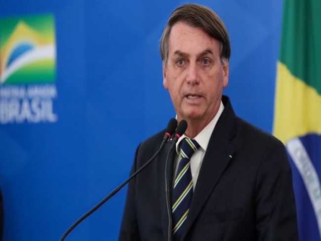 Bolsonaro sanciona com vetos lei que restringe circulao durante pandemia