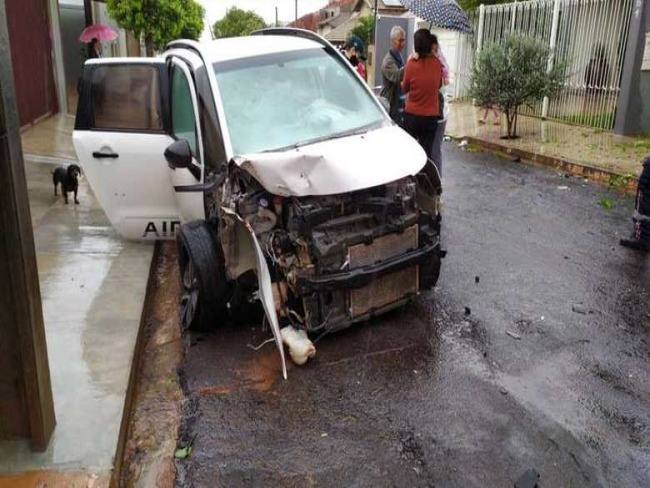NOVA ANDRADINA: Mulher e criana de menos de 2 anos ficam feridas em acidente