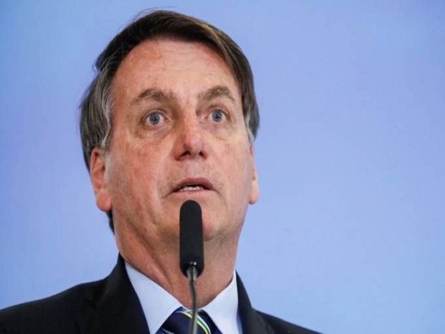 “Se pega num ‘bundão’ a chance de sobreviver cai”, diz Bolsonaro sobre infectados pela Covid-19