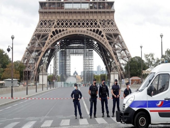Com ameaa de bomba, Torre Eiffel  esvaziada nesta quarta
