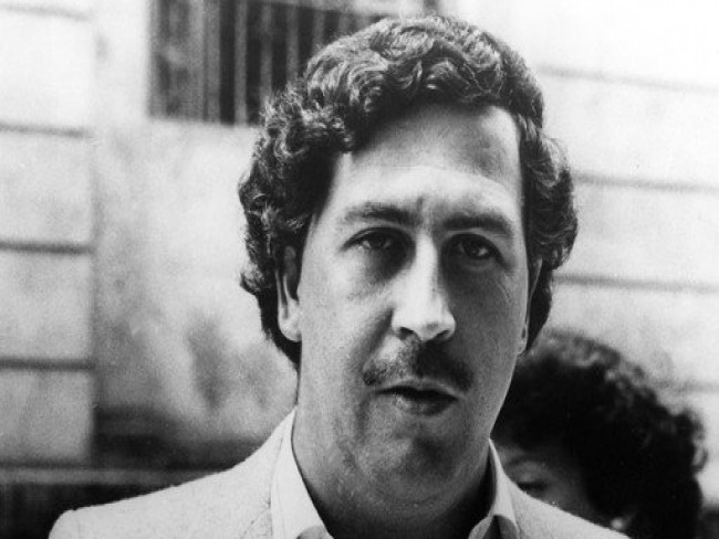Sobrinho de Pablo Escobar encontra R$ 100 milhes em parede de apartamento que era do tio