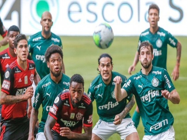 Aps briga judicial, Palmeiras e Flamengo terminam jogo com empate