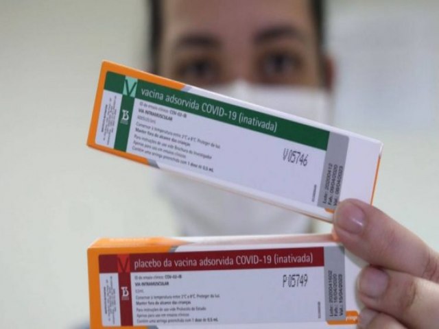Brasil pode ser 1º país do mundo a dar aval à Coronavac, diz infectologista