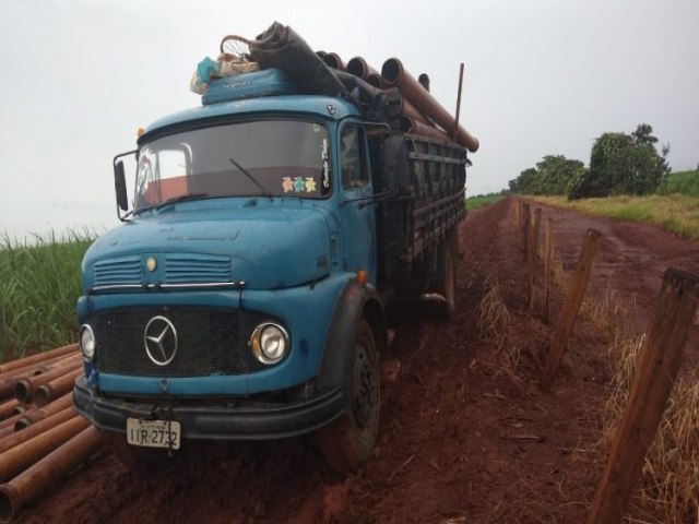 Caminhão carregado com canos de alumínio roubados é apreendido em Nova Alvorada do Sul