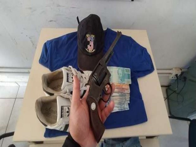 Suspeito armado de cometer roubo em quiosque  preso em Trs Lagoas