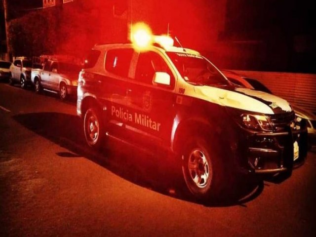 MARACAJU: Jovem espanca mãe com golpes de celular na cabeça e depois chama polícia