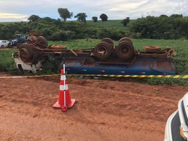 Motorista diz que direo emperrou ao tombar caminho que matou 2 crianas em SP