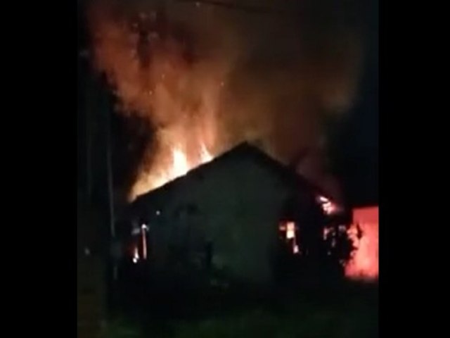 CAMPO GRANDE: Mulher  salva de casa em chamas