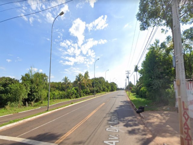 CAMPO GRANDE: Policiais so atingidos a garrafadas e usam balas de borracha para dispersar aglomerao