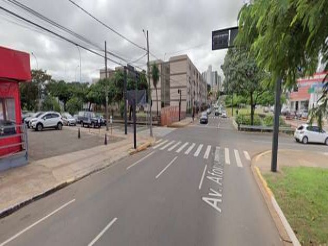 Rapaz tem partes ntimas apalpadas por ladro durante roubo na Afonso Pena