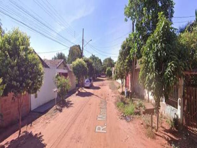 Homem nu perturba mulher e desacata policiais no Tijuca