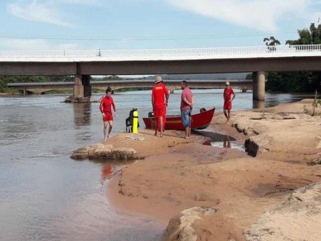 Jovem desaparece enquanto tomava banho de rio com amigos em cidade de MS