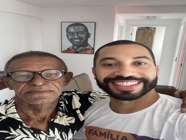 Ex-bbb Gil reencontra pai aps 15 anos e posta foto: Te amo