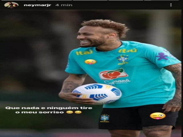 Neymar cobre smbolo da Nike em uniforme aps polmica de assdio