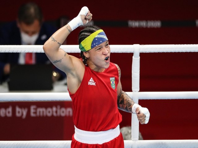 Boxe: Bia Ferreira garante medalha de bronze e vai à semifinal em Tóquio