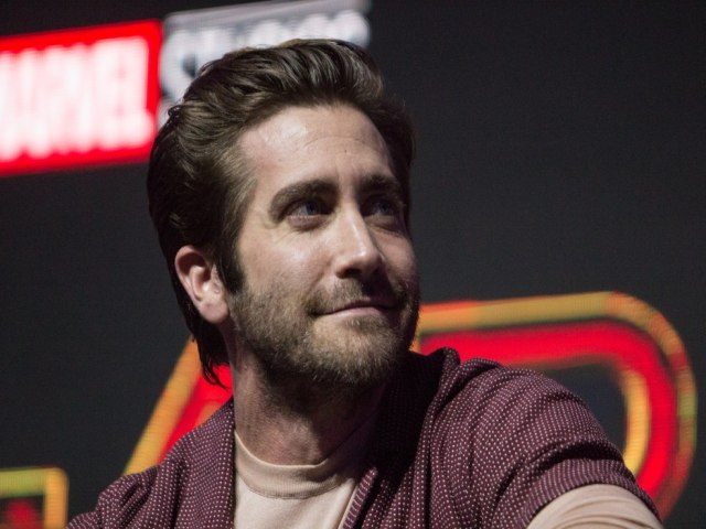 Jake Gyllenhaal e mais famosos falam sobre banho: 'cada vez mais desnecessrio'