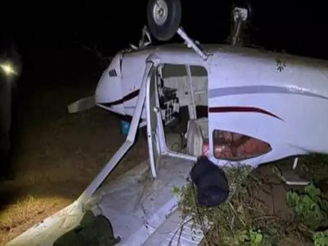 Avio com cocana avaliada em R$ 9 milhes  interceptado pela FAB ao sair da Bolvia