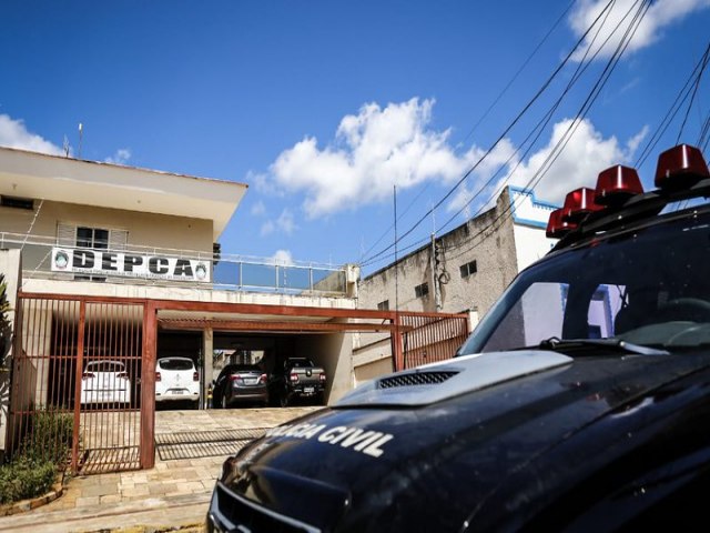 Acusado de estupro de vulnerável, homem é amarrado e agredido por moradores em Campo Grande