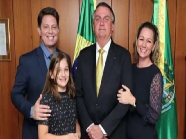 Sem passaporte da vacina, esposa e filha de Mario Frias so expulsas de hotel