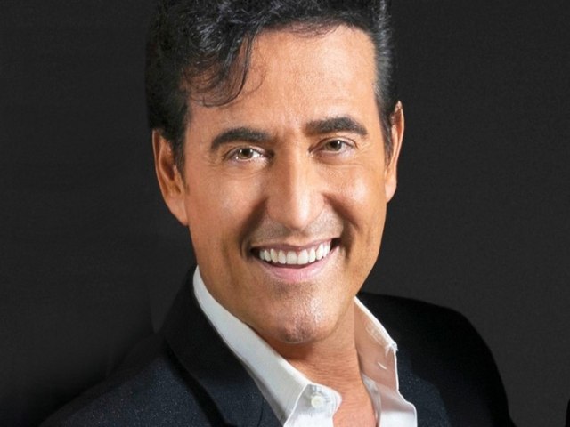 Morre Carlos Marín, cantor dos Il Divo, aos 53 anos