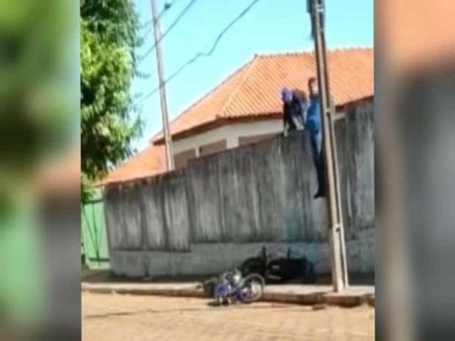 Bandidos são flagrados roubando motocicletas do pátio do Detran/MS (vídeo)