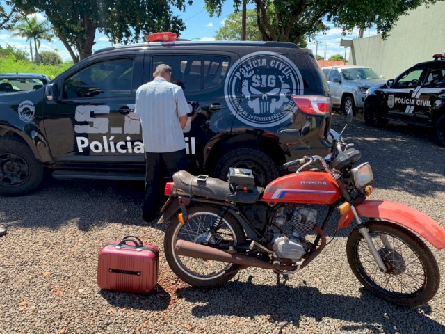 PC de Ftima do Sul prende homem que furtou moto, bicicletas, celulares, mala de viagem, bons, relgio, rede e aparelho de choque