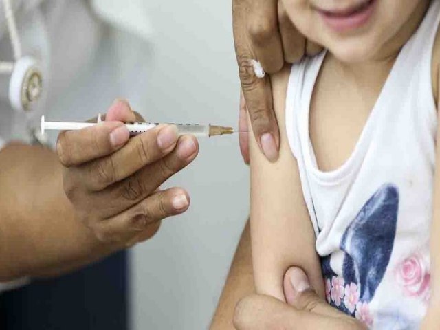Pfizer antecipar entrega de mais 1,2 milho de doses de vacina contra covid para crianas