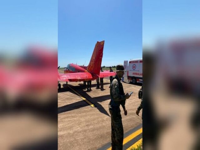 Policial baleado por traficantes deixa Ponta Porã e segue para Campo Grande de avião