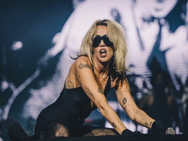 Miley Cyrus testa positivo para Covid aps show no Lollapalooza