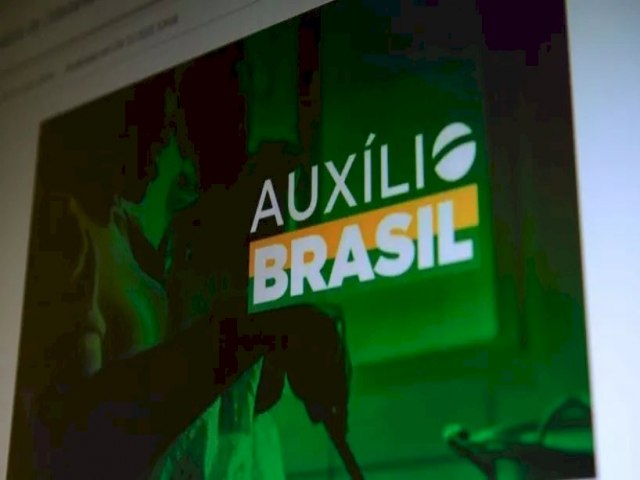 Governo articula plano para barrar aumento do Auxlio Brasil na Cmara