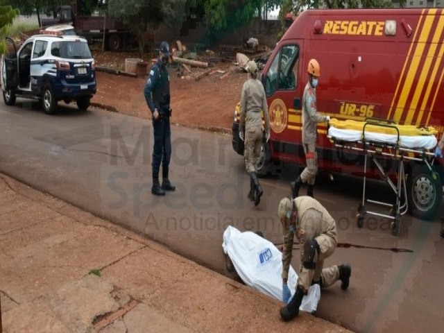 Vizinhos ouvem discusso e encontram homem morto a pedradas e facadas em Dourados