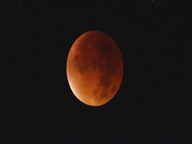 Fim de semana ter Lua de Sangue triplamente especial