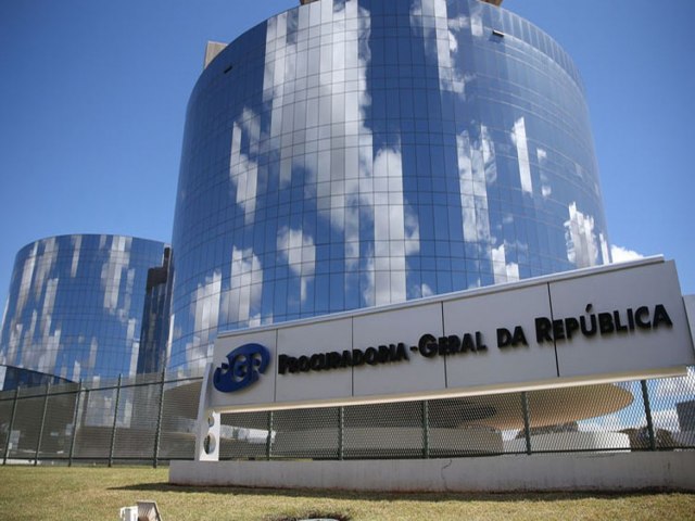 PGR pede extino da pena de Daniel Silveira ao Supremo