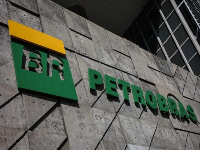 Aes da Petrobras tem queda de mais de 1% aps renncia de presidente