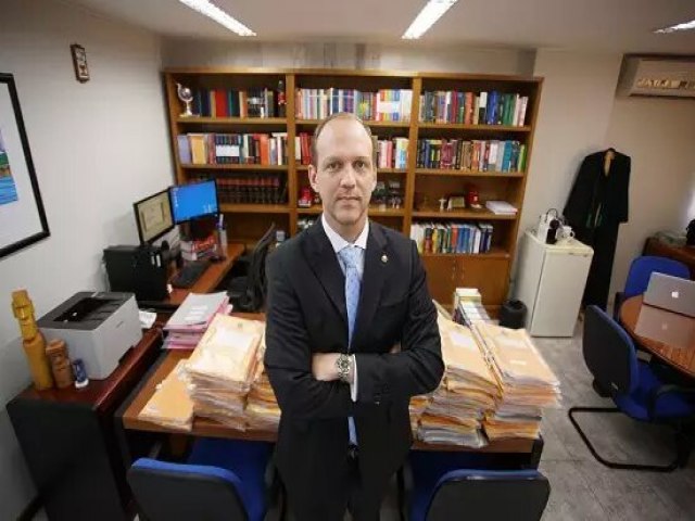 Juiz que prendeu ex-ministro recebeu ameaas, diz assessoria
